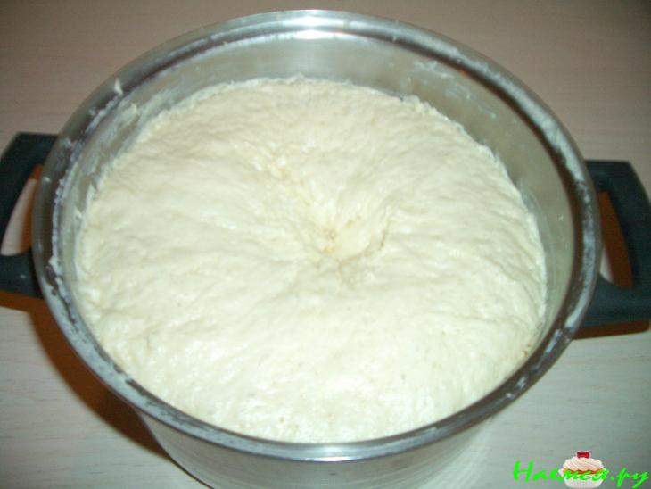 Рулет с яйцом и луком