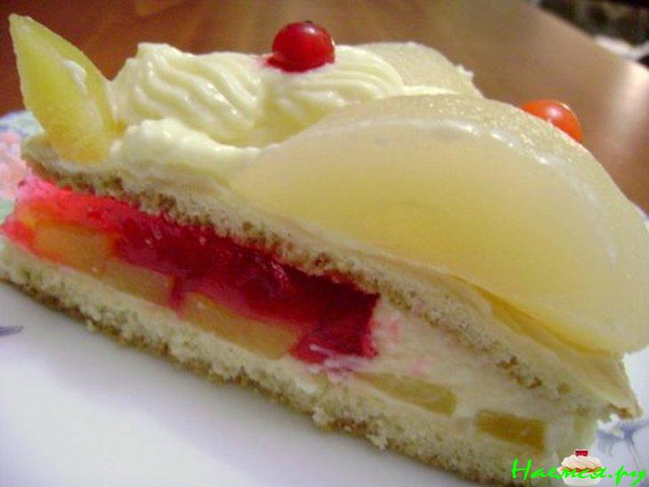 Торт "Юля" с персиком, грушей и физалисом