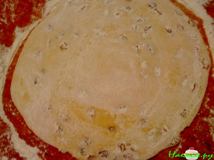 Сладкая лепешка с изюмом