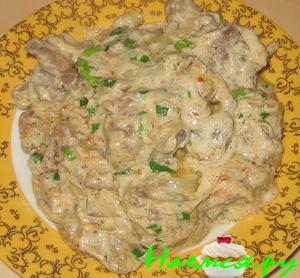 Куриная печенка в сметанном соусе