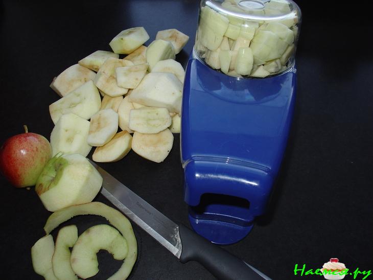 Яблочный торт в миндальной посыпке