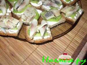Бутерброды с селедкой