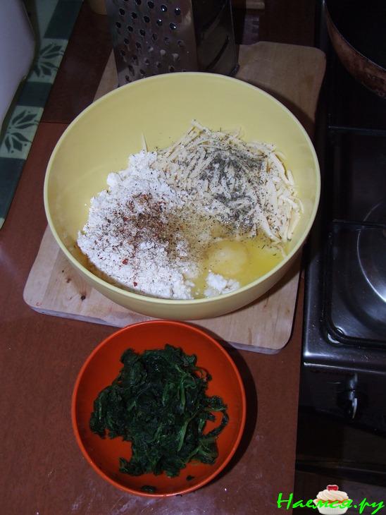 Сырный пирог со шпинатом