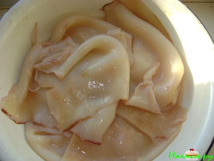 Жареный кальмар в сметане с картофелем