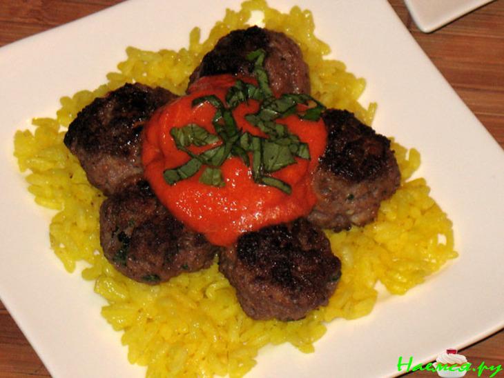 Мясные фрикадельки с соусом из запечённой паприки (Polpettine con salsa peperone)