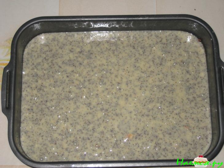 Скорый пирог со сгущенкой и маком