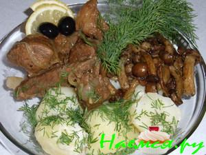 Говядина тушеная с укропом и сухим вином