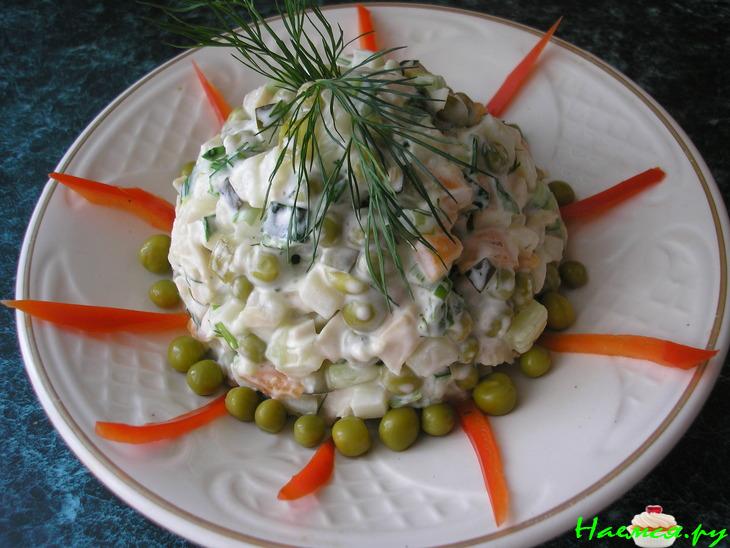 Салат с кальмаром и овощами