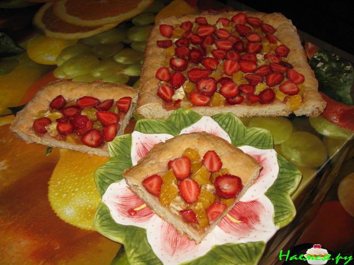 Пирог из быстрого теста с апельсином и клубникой Пирог из быстрого теста с апельсином и клубникой