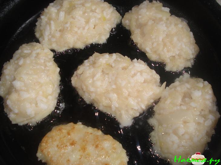 Котлеты из кальмаров с рисом