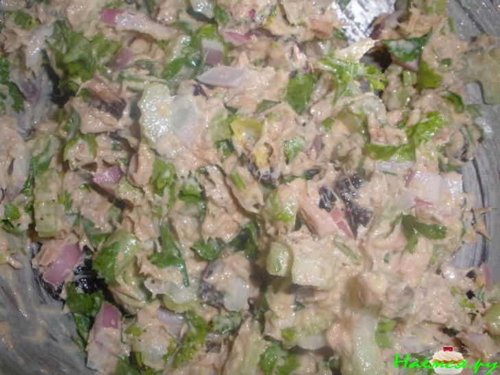 Салат с тунцом для сендвичей