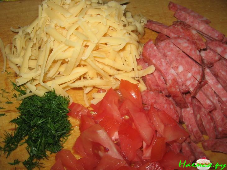 Пирог "Гость на пороге" с салями