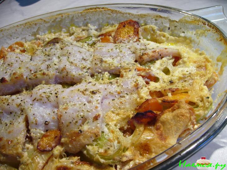 Гратен с пореем и рыбой