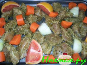 Грудинка индейки с грейпфруктом и чесноком Грудинка индейки с грейпфруктом и чесноком