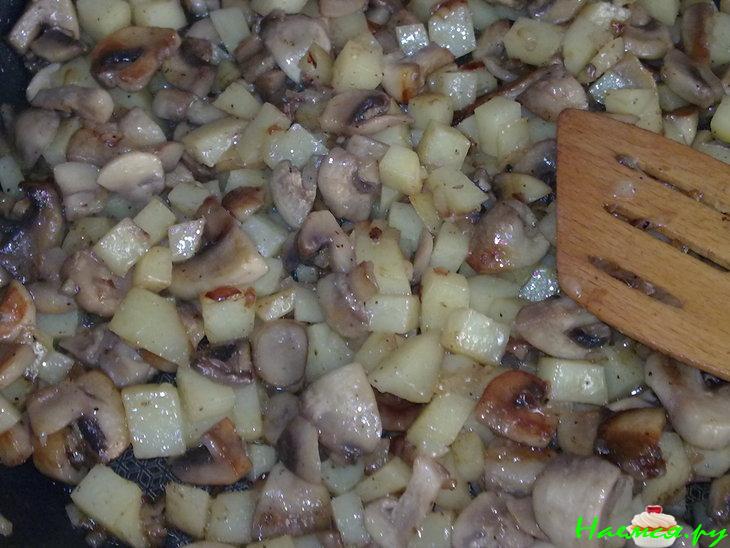 Куриные шкурочки с начинкой