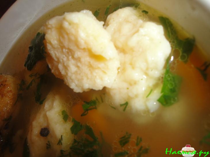Масляные клёцки с бульоном