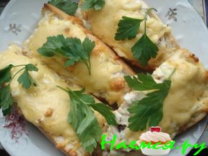 Хрустящие "лодочки" с копченой рыбой и яблоком