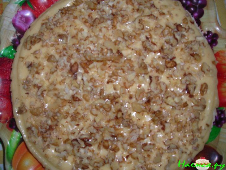 Торт «Медовый» (с ягодно-ореховой прослойкой)