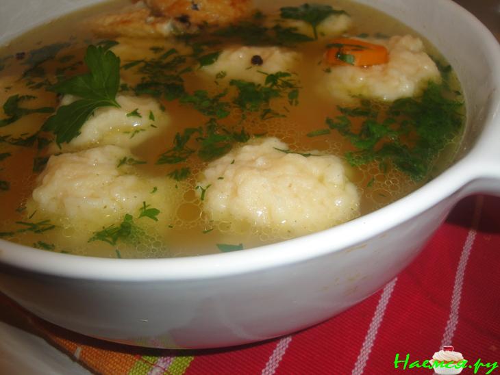 Масляные клёцки с бульоном