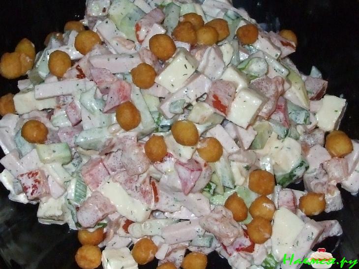 Салат "Что попало" (в смысле, что под руку попало) Салат "Что попало" (в смысле, что под руку попало)