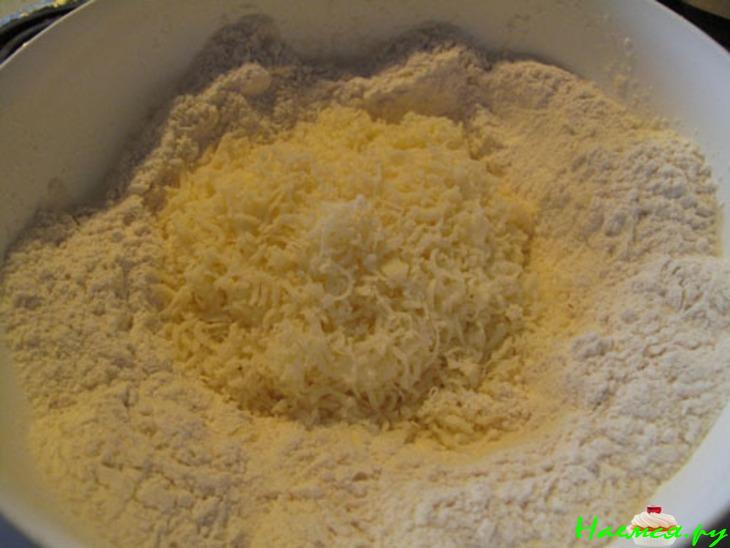 Луково-чесночно-сырный хлеб на пиве (быстро и просто в приготовлении)