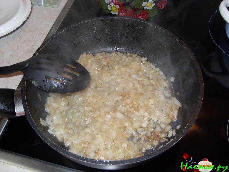 Суп-харчо со свиной грудинкой с косточкой