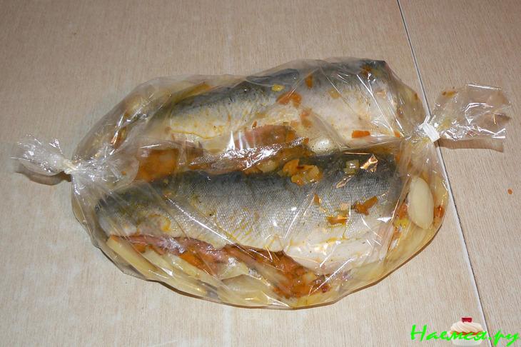 Горбуша на овощной подушке (в кулинарном рукаве) Горбуша на овощной подушке (в кулинарном рукаве)