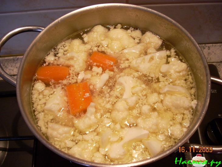 Крем-суп с Курицей и Цветной капустой Крем-суп с Курицей и Цветной капустой