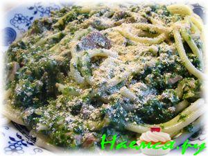 Паста под шпинатно-тунцовым соусом