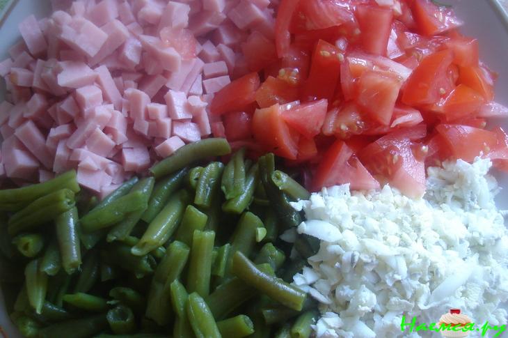 Салат с ветчиной и фасолью "Сытый муж"