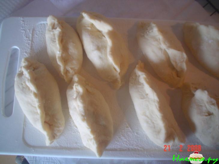 Пирожки творожные с квашеной капустой