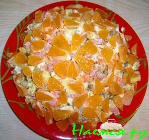 Салат "Фантазия" с докторской колбасой