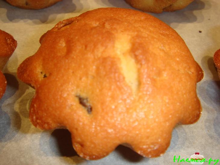 Маленькие кексы с изюмом