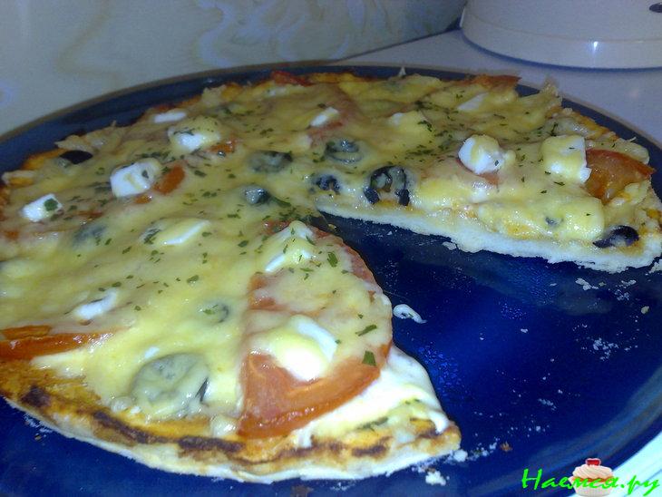 Пицца сырная на тонком тесте