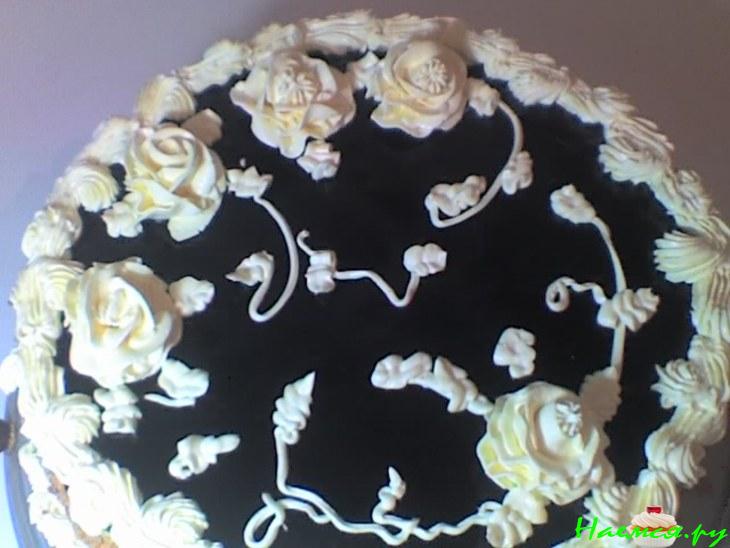 Торт 'Медок с розами'