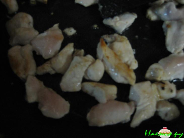 Курочка в гнёздышке