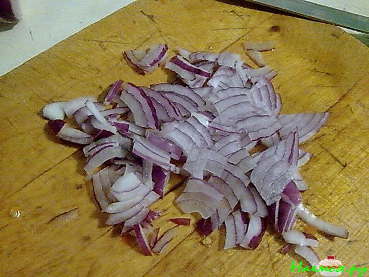 Салат "Крымский" с помидорами, луком т сыром