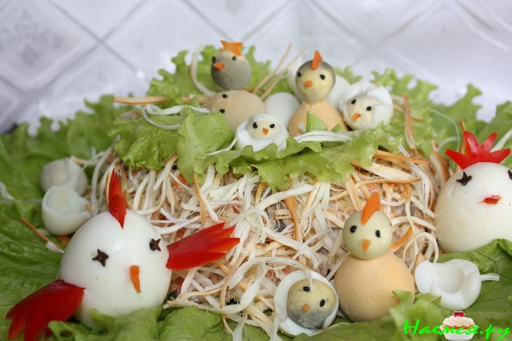 Салат "Гнездо" с куриным филе