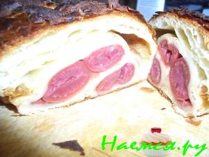 Слоеный рулет с вишней и корицей Слоеный рулет с вишней и корицей