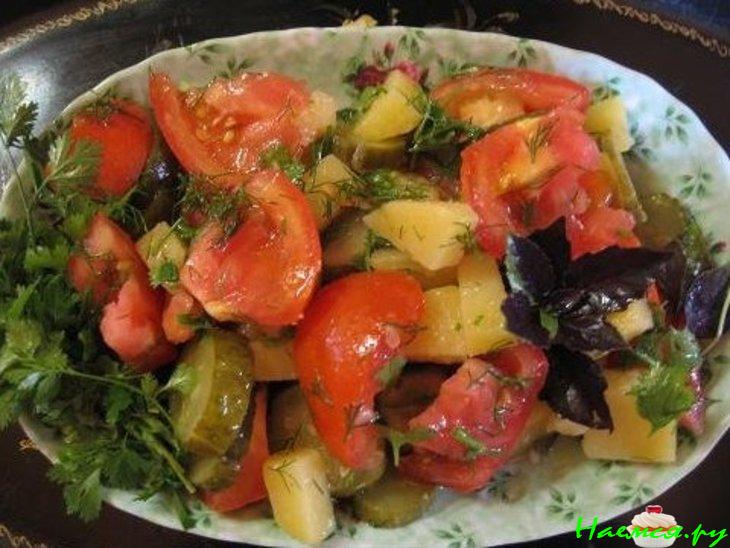 Салат "Слепила из того, что было"