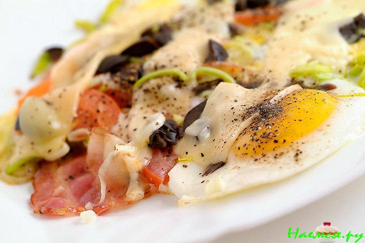 Яичница с беконом Яичница с беконом
