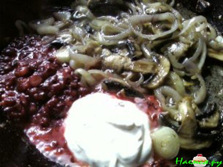 Карп в клюквенно-грибном соусе Карп в клюквенно-грибном соусе