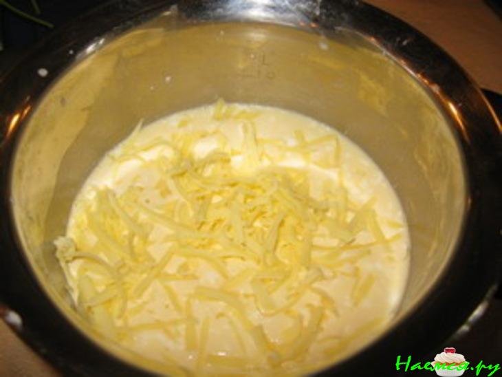 Картофель "Дофин" с двумя видами сыра и паприкой