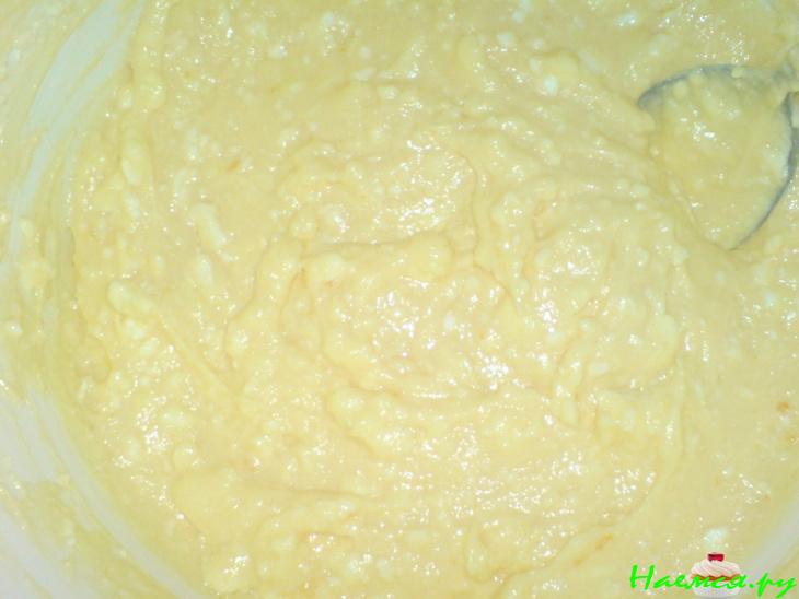 Творожный ванильный пирожок