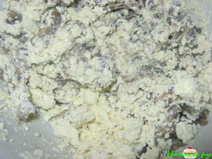 Фаршированный грибами язык в тесте