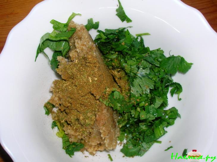 Салат дачный под ореховым соусом