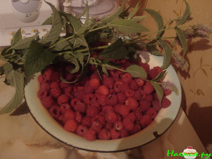 Тортик 'Мятный вечер в малиновых облаках'