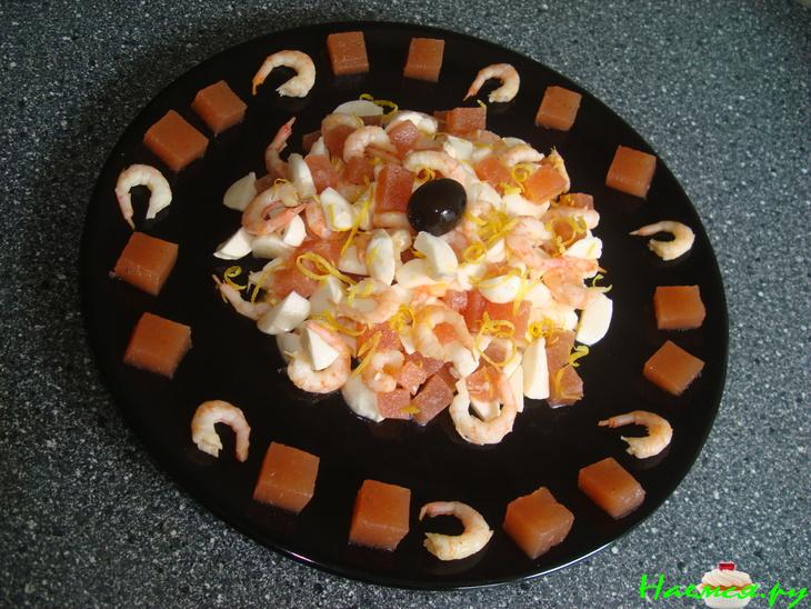 Моцарелла с креветками и желе из помидоров