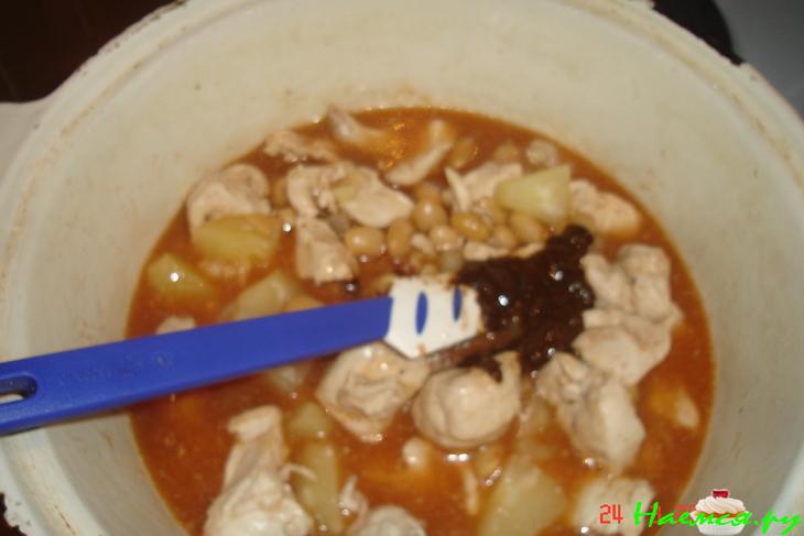 Курица с ананасом и фасалью