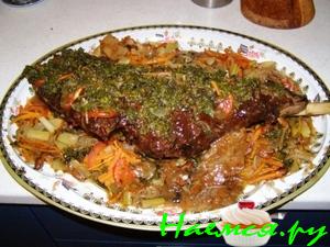 Баранья нога тушенная